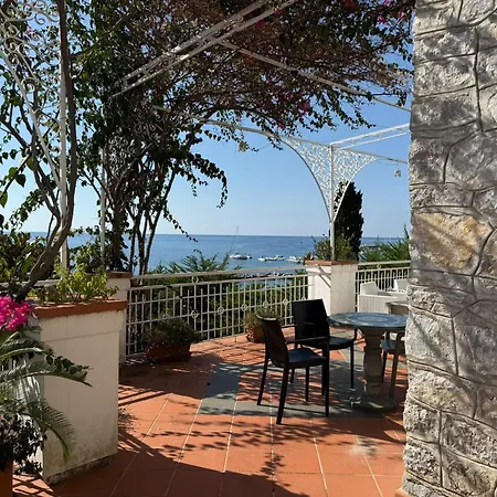 Casa de hóspedes La Scogliera Dei Gabbiani 3*
