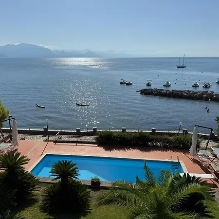 La Scogliera Dei Gabbiani 3* Scario